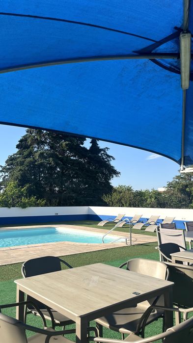 Espaço para festas/eventos com piscina + espaço interior
