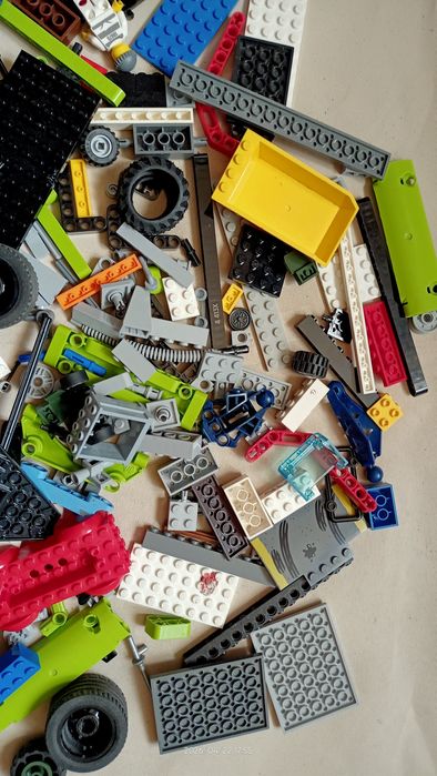 Klocki Lego luz.
