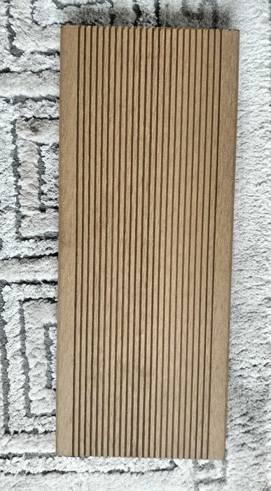 Deska kompozytowa na taras, ogród.