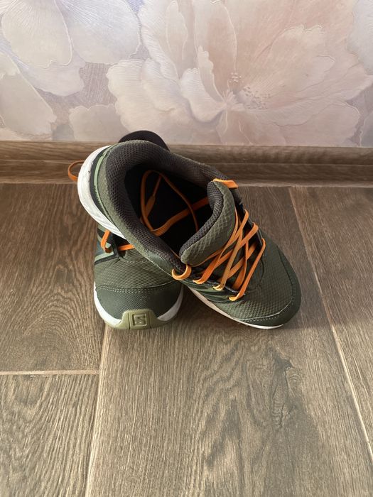 Продам кросівки на хлопчика Salomon