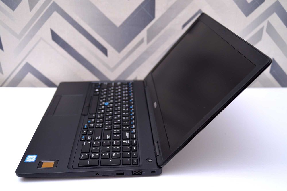 Dell Latitude 5580/ i7-7820HQ/ 256/512 SSD/ 8/16 RAM/ 15,6 fhd/ноутбук