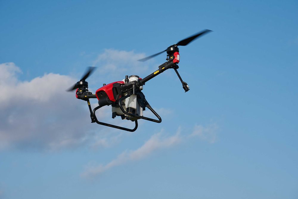 Аграные дроны XAG, квадрокоптер, агро дрон, сервіс, ремонт навчання