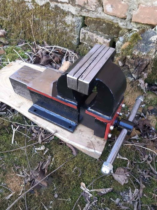 Тіски ударостійкі стальні