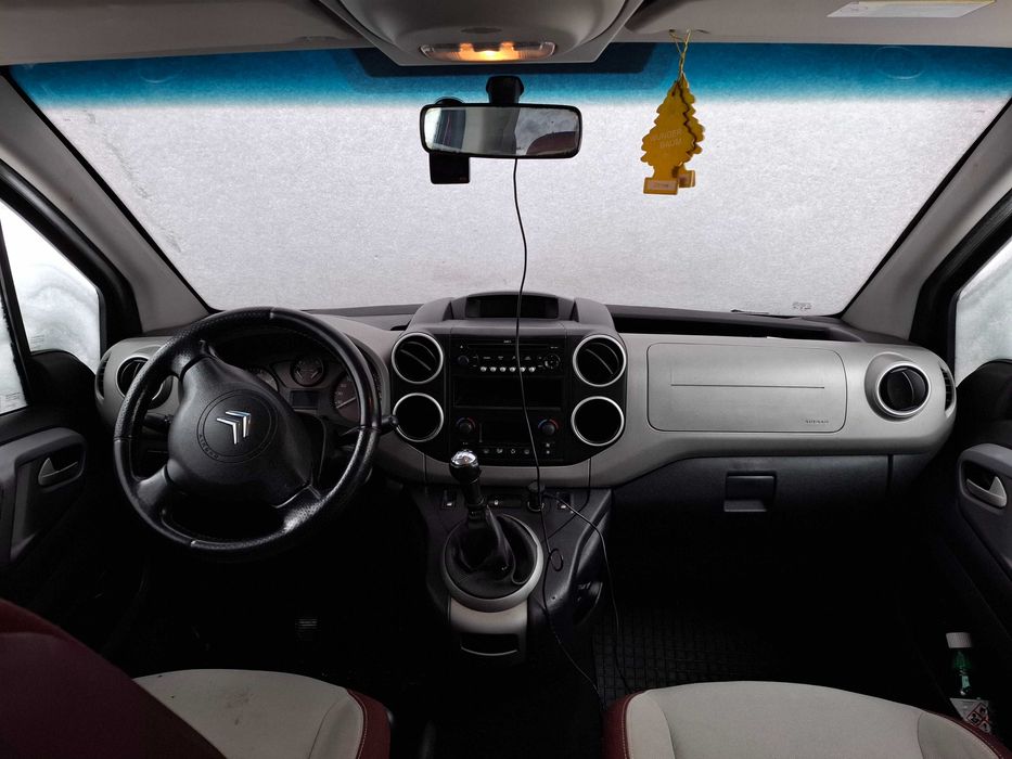 Sprzedam Berlingo z uszkodzonym silnikiem