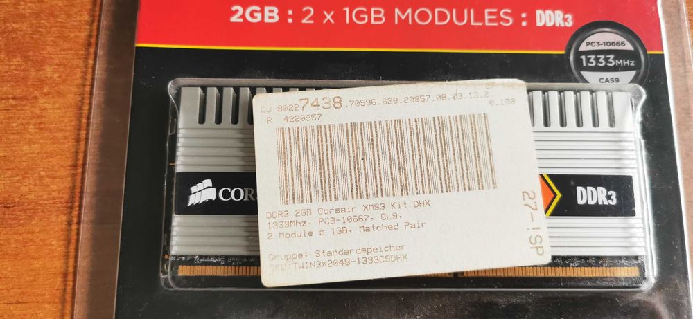 2GB Kit de memória RAM Corsair para computador DDR3 PC3-10666