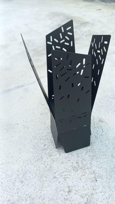 Castiçal metálico preto