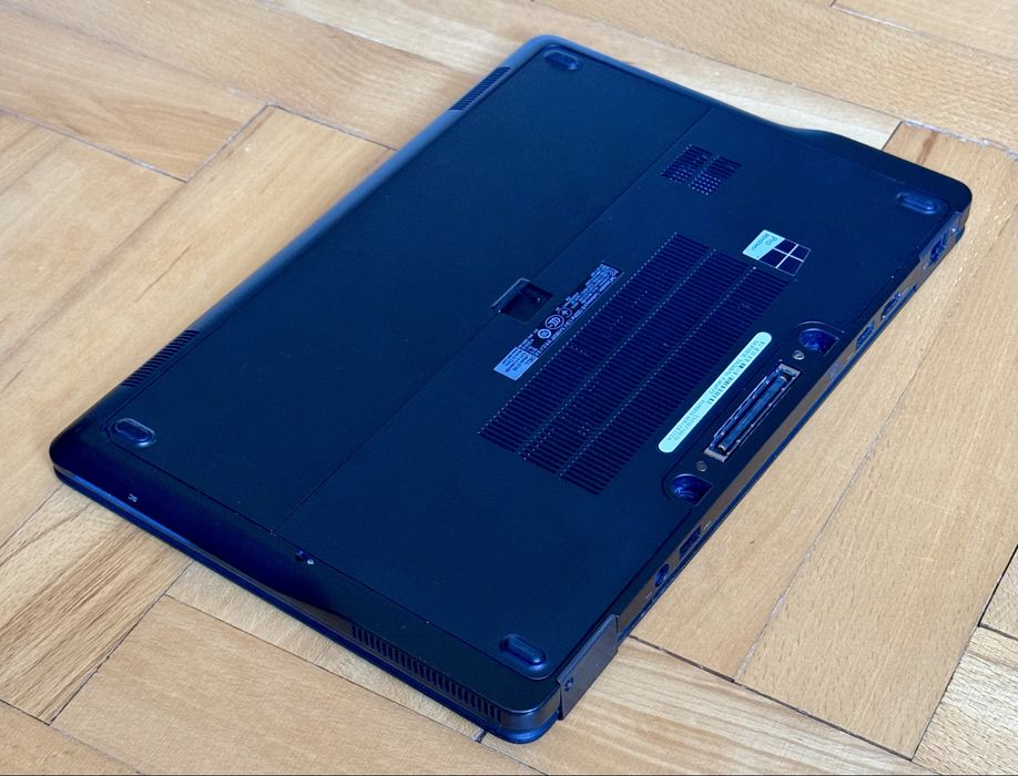 Dell LATITUDE E7250 - 8 GB RAM - SSD 500GB - wbudowany modem LTE