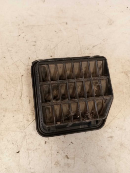 Grelhas de Ventilação / Respiro Traseiro VW Scirocco III / Golf 5 6 – Originais