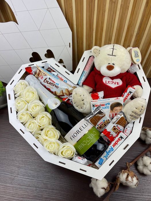 Подарунковий бокс  для неї на 14 лютого