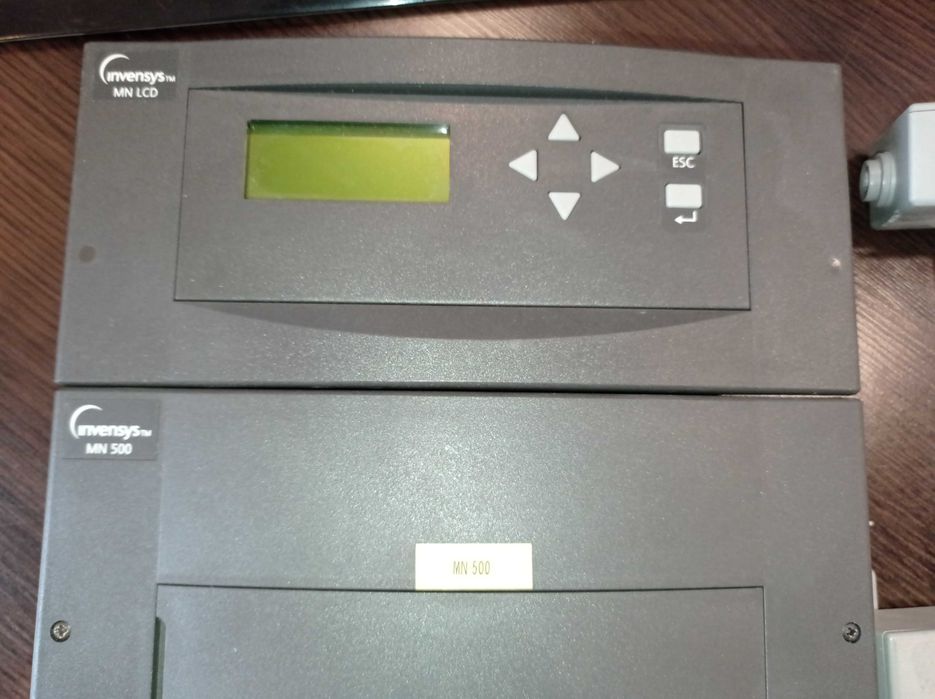 sterownik swobodnie programowalny INVENSYS MN 500 MN LCD