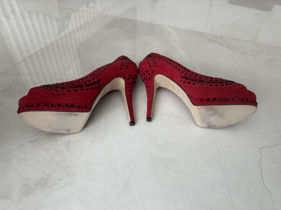 Туфлі Guess. Нові. Розмір 40. Замша/шкіра