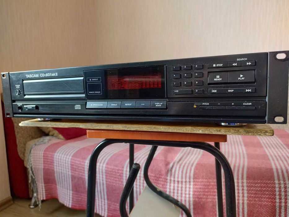 Коллекция CD - плееров Jadis, Tascam, Dynaco, Audio Aero, Denon, Cary