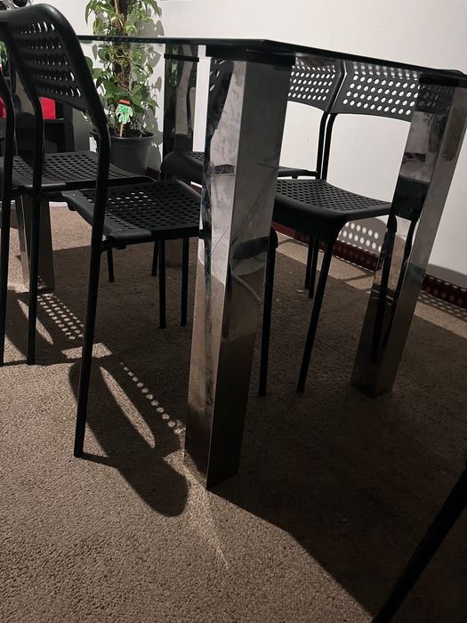 Mesa de jantar em vidro