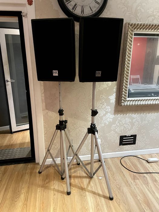 Colunas FullRange Hk Audio Premium Pro 12 + Suportes