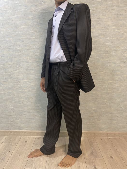 Костюм чоловічий класичний Robert Langford Італія , розмір 46