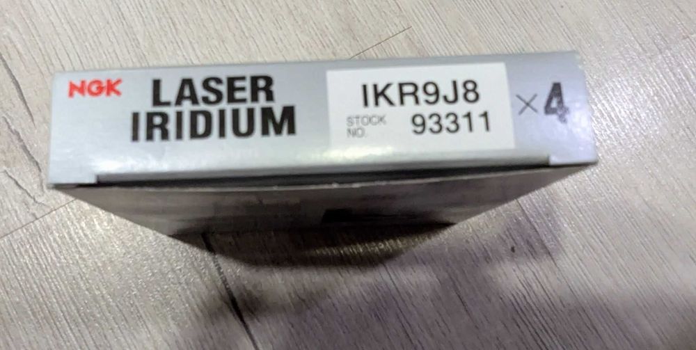 Свечи зажигания NGK IKR9J8 набор 4шт