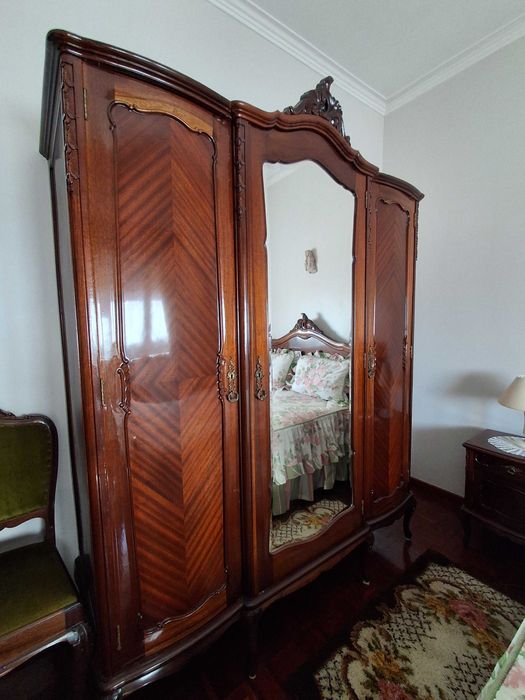 Mobilia Quarto: Estilo Madeira trabalhada em Espinha