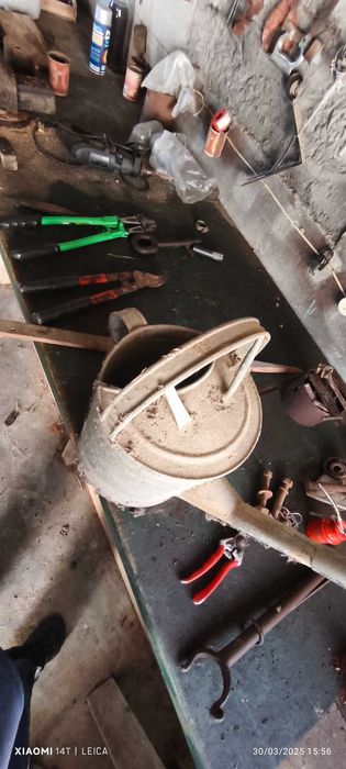 Regador antigo de chapa zincada