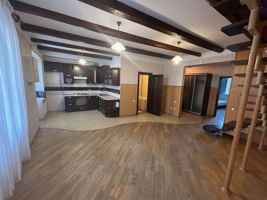 Продаж 6-ти кім. квартири 183 м2 вул. Перемиська (Піскові озера)