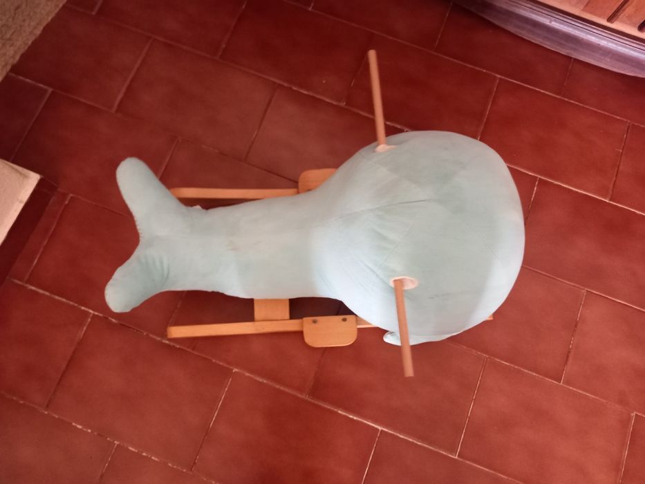 Baloiço de criança em formato baleia
