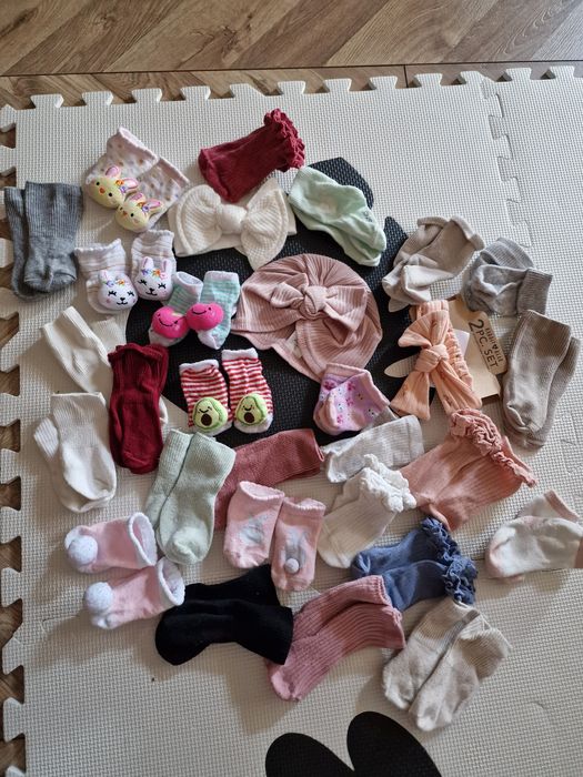 Zestaw skarpetki 0-6m i opaski + turban dla niemowląt