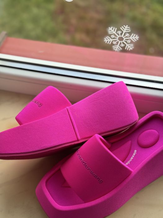 Шльопанці на платформі Аexander Wang