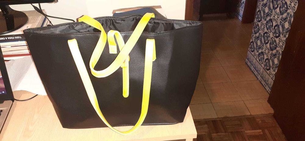 Saco/Mala para senhora - marca Heine