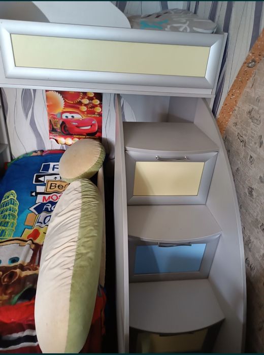 Кровать чердак з матрацом