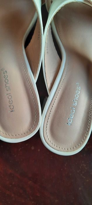 Buty letnie na obcasie białe na klocku