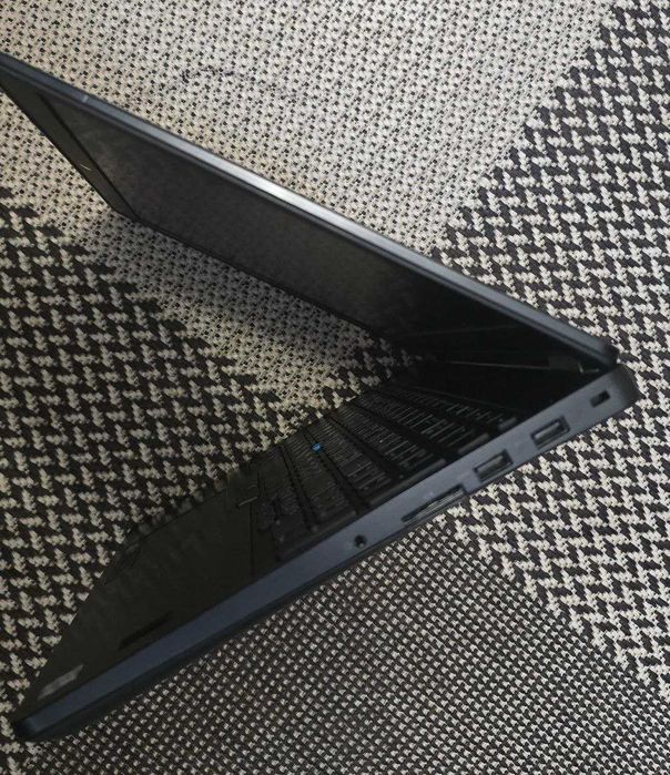 Ноутбук Dell Latitude E5570