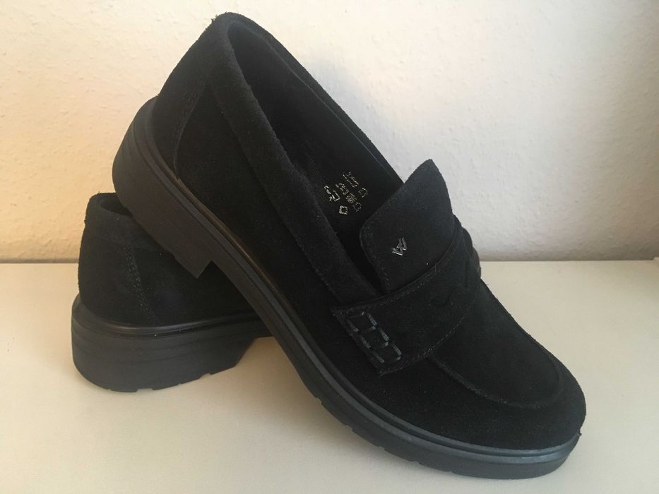 Skórzane mokasyny marki Wojas czarne (zamsz) 38/39