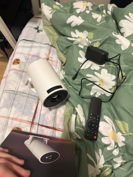 Projektor LED – model YK200