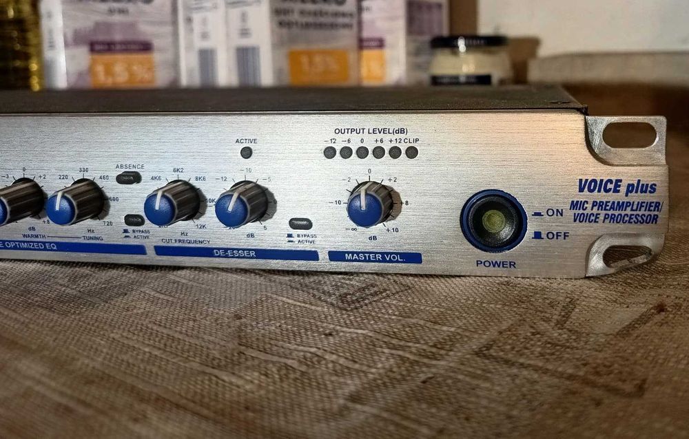 Alto Voice Plus przedwzmacniacz mikrofonowy / procesor wokalny.