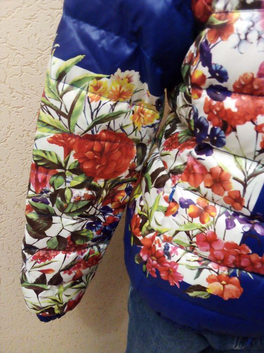 Куртка жіноча демісезонна р. 42. Фірма MONCLER.