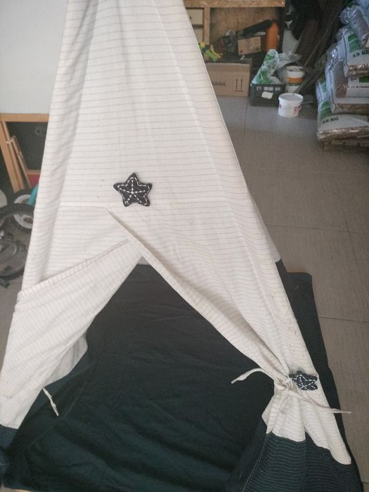 Tenda crianças com tapete e outros