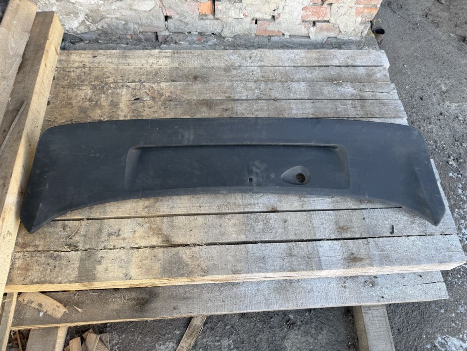 Задний спойлер на ляду Ford Escort mk3 xr3