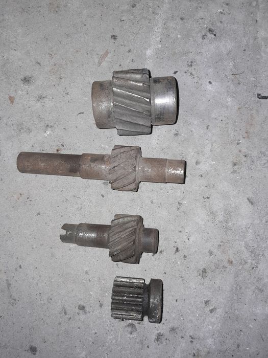 Koła zębate,ślimaki.Śruby do imadeł. Duże rozm wiert. Pokr. do nażynek