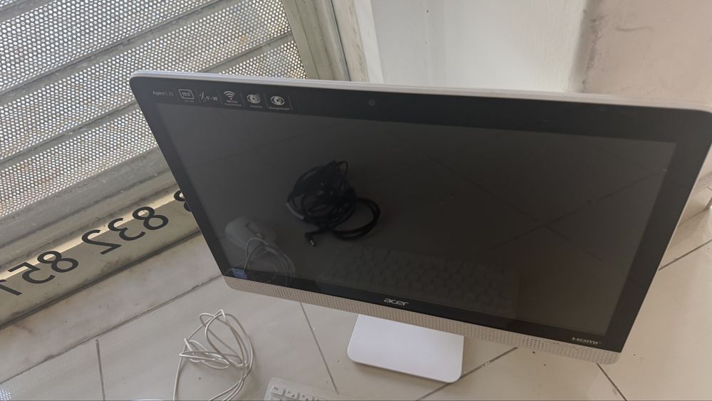 Computador Acer branco
