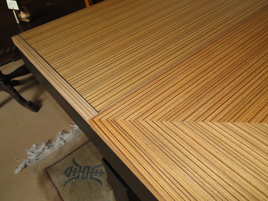 Magnifica mesa de sala ou escritório em madeira maciça - Extensível -