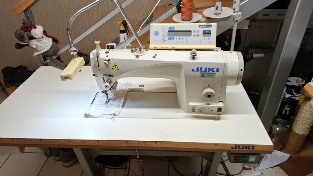 Швейне обладнання Juki. Швейна машина, розпошивальна, петельна оверлок