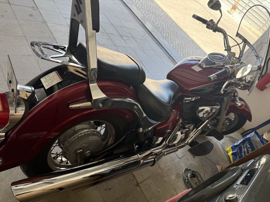 Suzuki intruder 800 com alguns extras