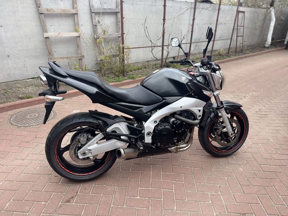 Suzuki GSR-400 Сузуки з Японії