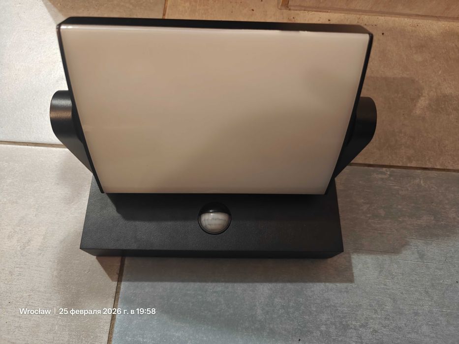 Wewnętrzna/Zewnętrzna Lampa Ścienna z Czujnikiem Ruchu