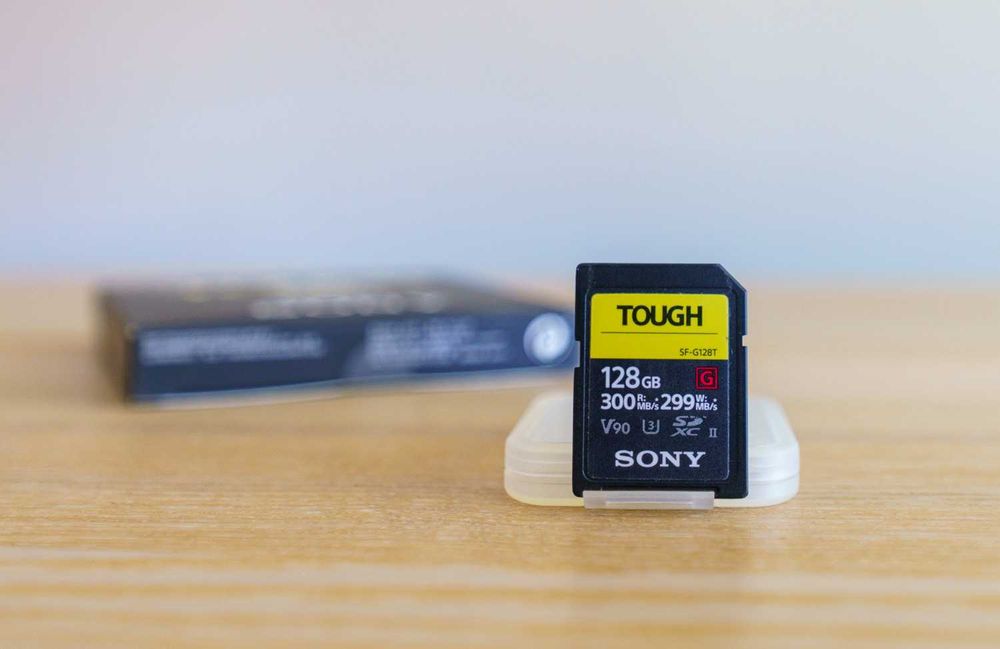 Cartão de memória profissional – SONY G TOUGH SDXC UHS-II 128GB (em ótimo estado)