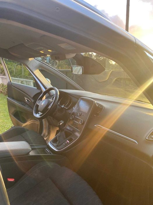 Renault Grand Scénic 1.7 Blue dCi 120cv – 7 Lugares – 2019