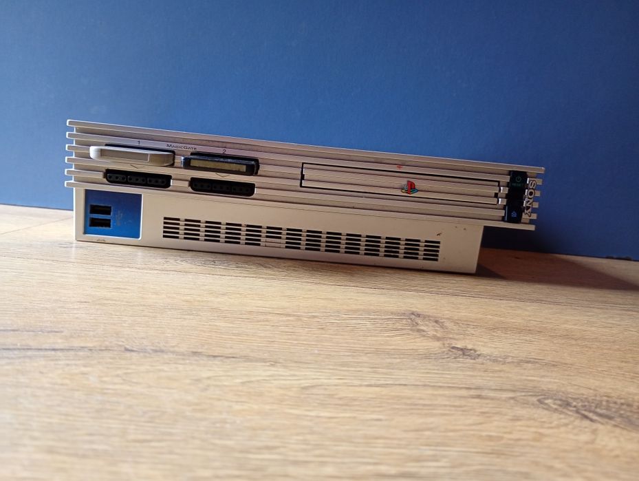 PlayStation 4 e PlayStation 2