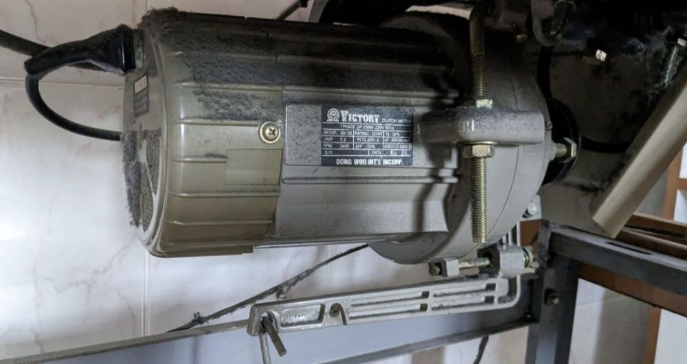 Машина швейная прямострочная Brother db2.