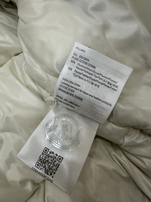 Пуховик Moncler