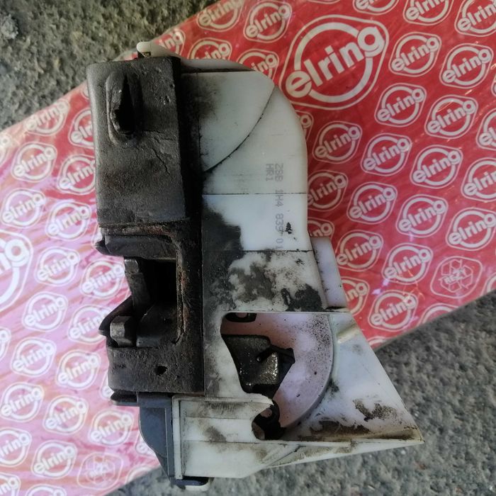 замок задней правой двери фольцваген гольф бу