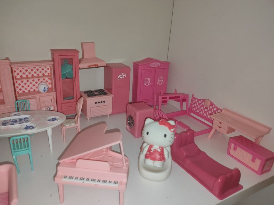 Mobilia de Casa de bonecas hello Kitty e/ou mobília da casa